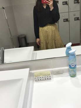 「Honeys（ハニーズ）のアイテム（シャツ/ブラウス、ブラック系）」を使った、Cookiezzyさん（レディース）の春コーディネート