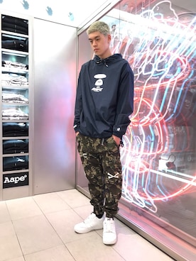 「AAPE BY A BATHING APE（エーエイプバイアベイシングエイプ）のアイテム（パンツ）」を使った、Yuki Sugisakiさん（メンズ・179cm）の春コーディネート
