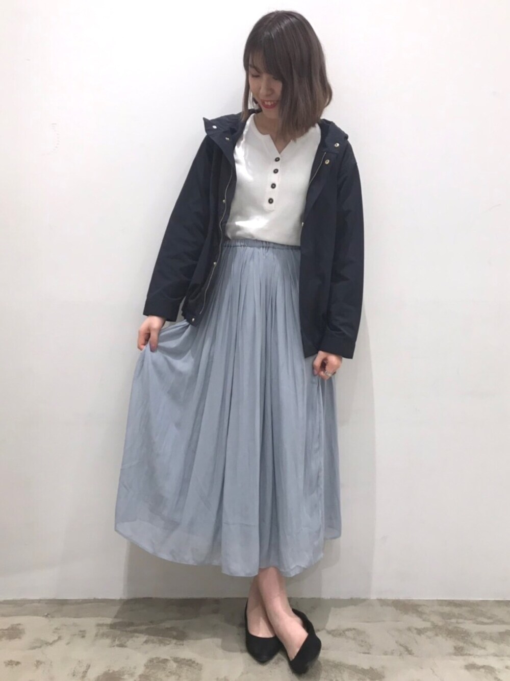 「パステル映える春、大人コーデ、シンプルコーデ、大人カジュアル、ナチュラル、春色、ペールトーン、ペールカラー、マウンテンパーカー、AMERICAN HOLIC」｜「AMERICAN HOLICのマウンテンパーカ―（マウンテンパーカー、ブルー系）」を使った、Luuuさん（レディース・168cm）の春コーディネートの1枚目の写真