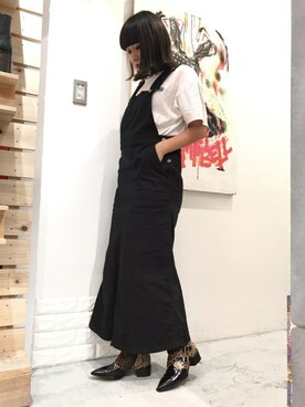 A Jeffrey Cambell ラフォーレ原宿店 employee JeffreyCampbell shop staff is wearing Jeffrey Campbell "3連ベルトデザインブーツ"