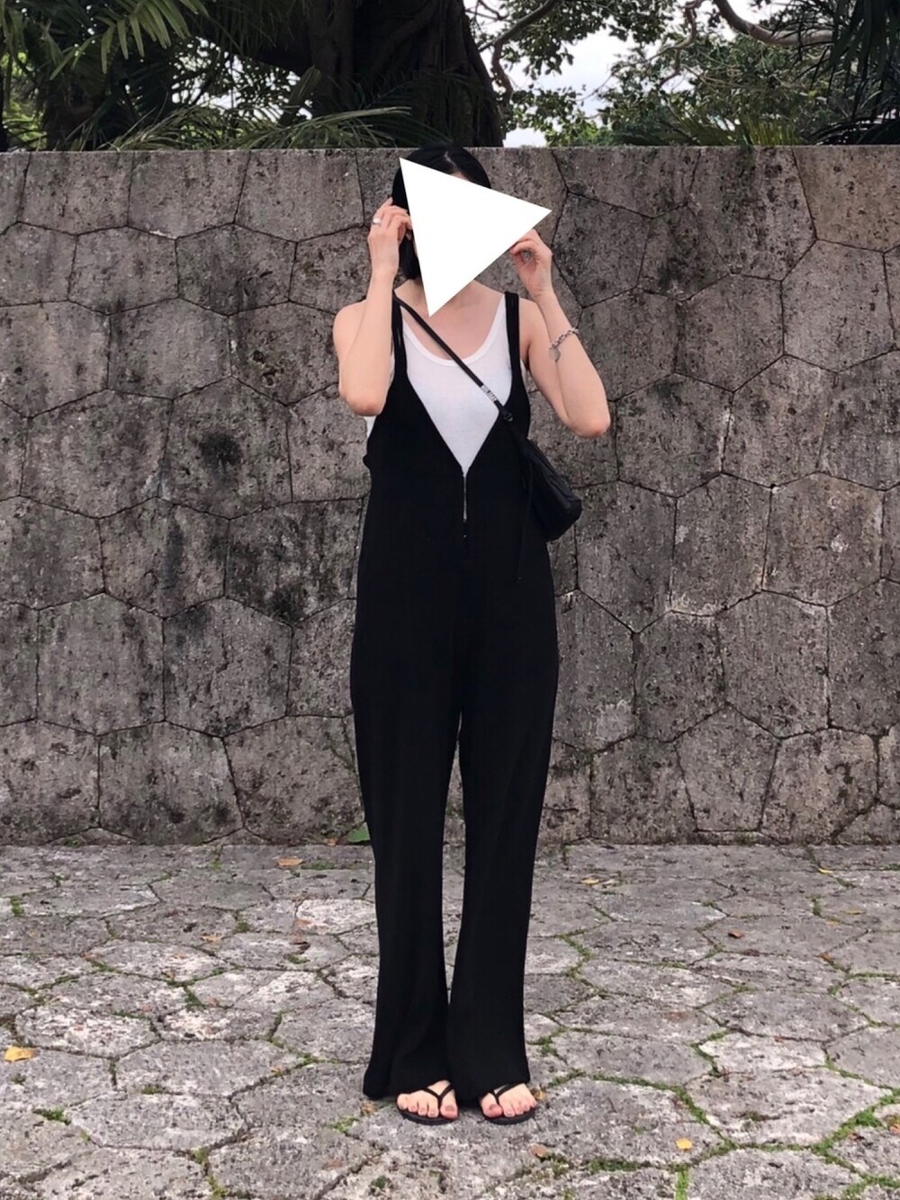 「シンプルコーデ、大人カジュアル、カジュアル、ootd、Littlesuzie、ROKU、タンクトップ、ゆるコーデ、平成最後のWEARISTAセンバツ、outfit」｜「6の＜6(ROKU)＞BACK OPEN TANK TOP/タンクトップ（タンクトップ、ホワイト系）」を使った、M.さん（レディース・158cm）の春コーディネートの1枚目の写真