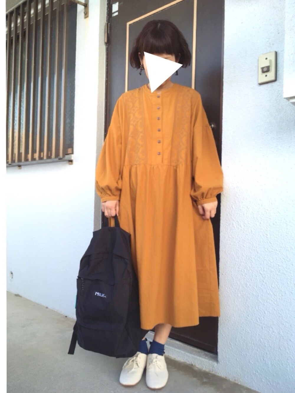 「休日スタイル、オトナカジュアル、低身長コーデ、ワンピース、パッツン前髪、ママコーデ」｜「jemmaのアイテム（イヤリング、ブラック系）」を使った、ゆきんこさん（レディース・155cm）の冬コーディネートの1枚目の写真