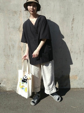 「SHAKA」｜「アイテム（財布/小物）」を使った、社ワさん（レディース・161cm）の夏コーディネート
