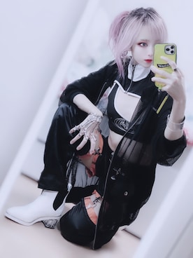 「M.Y.O.B（エム.ワイ.オー.ビー）のアイテム（パンツ）」を使った、砂漠さん（レディース・154cm）の秋コーディネート