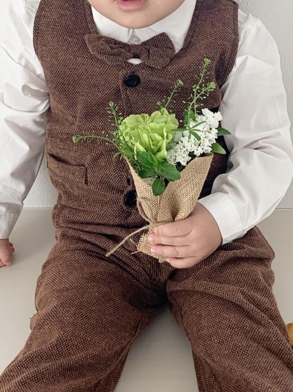 「結婚式キッズ、男の子コーデ、2歳3ヶ月」｜「leafdeerのアイテム（スーツセット、ブラウン系）」を使った、haruchi2323さん（キッズ・80cm）の春コーディネートの1枚目の写真