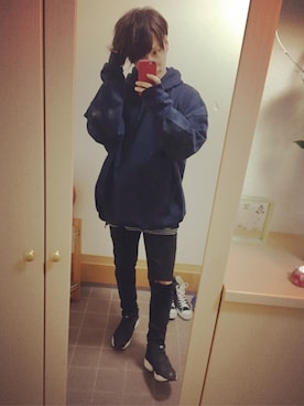 「unrelaxing（アンリラクシング）のスーパーオーバーサイズビッグパーカー（パーカー、ブルー系）」を使った、2424さん（メンズ・176cm）の冬コーディネート