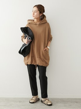 「FRAMeWORK（フレームワーク）のアイテム（パーカー）」を使った、haruさん（レディース・161cm）の冬コーディネート