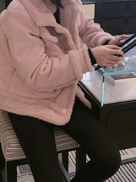 「TOPSHOP（トップショップ）のアイテム（チノパンツ、ブラック系）」を使った、CHAEYEAHさん（レディース・168cm）の秋コーディネート