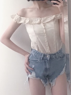 「Verybrain（ベリーブレイン）のアイテム（Tシャツ/カットソー、ホワイト系）」を使った、CHAEYEAHさん（レディース・168cm）の秋コーディネート