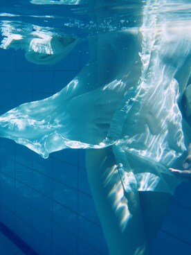 「onespo（ワンスポ）のアイテム（シャツ/ブラウス、ホワイト系）」を使った、CHAEYEAHさん（レディース・168cm）の秋コーディネート