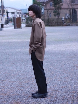 「neonsign」｜「アイテム（スラックス）」を使った、Kazuhiro Hamadaさん（メンズ・175cm）の冬コーディネート