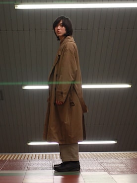 「kutir（クティール）のアイテム（トレンチコート）」を使った、Kazuhiro Hamadaさん（メンズ・175cm）の春コーディネート