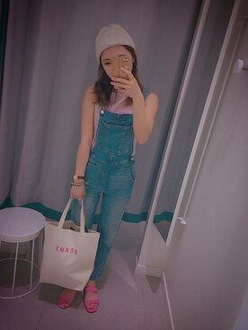 「H&M（エイチ・アンド・エム）のアイテム（サロペット/オーバーオール、ブルー系）」を使った、yu! さん（レディース）の夏コーディネート
