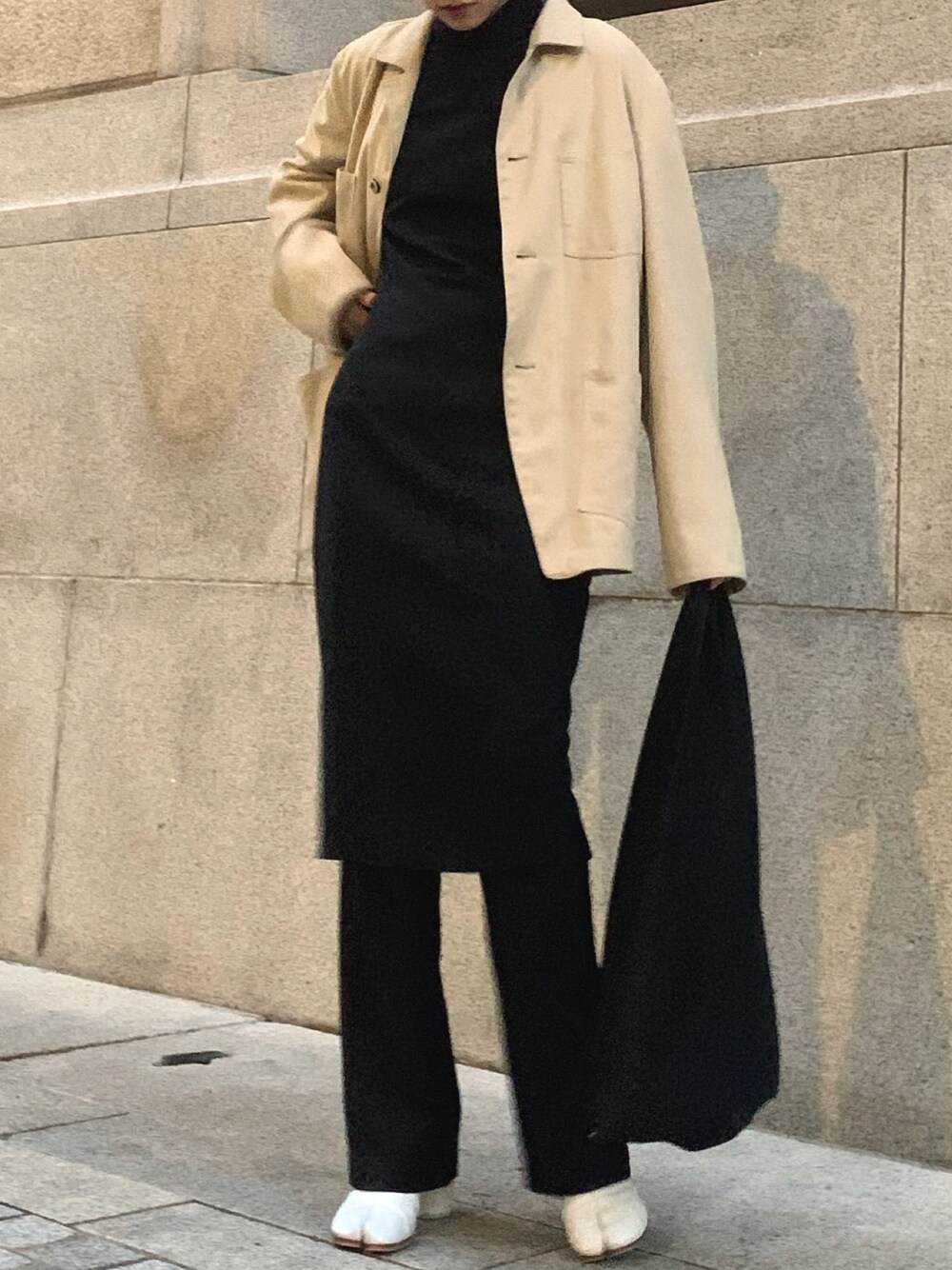 「Maison Margiela、MM6、足袋、足袋ブーツ、タビブーツ」｜「Maison MargielaのMaison Margiela - Tabi ブーツ - women - カーフレザー/レザー - 39（ブーツ、ホワイト系）」を使った、azuさん（レディース・158cm）の秋コーディネートの1枚目の写真