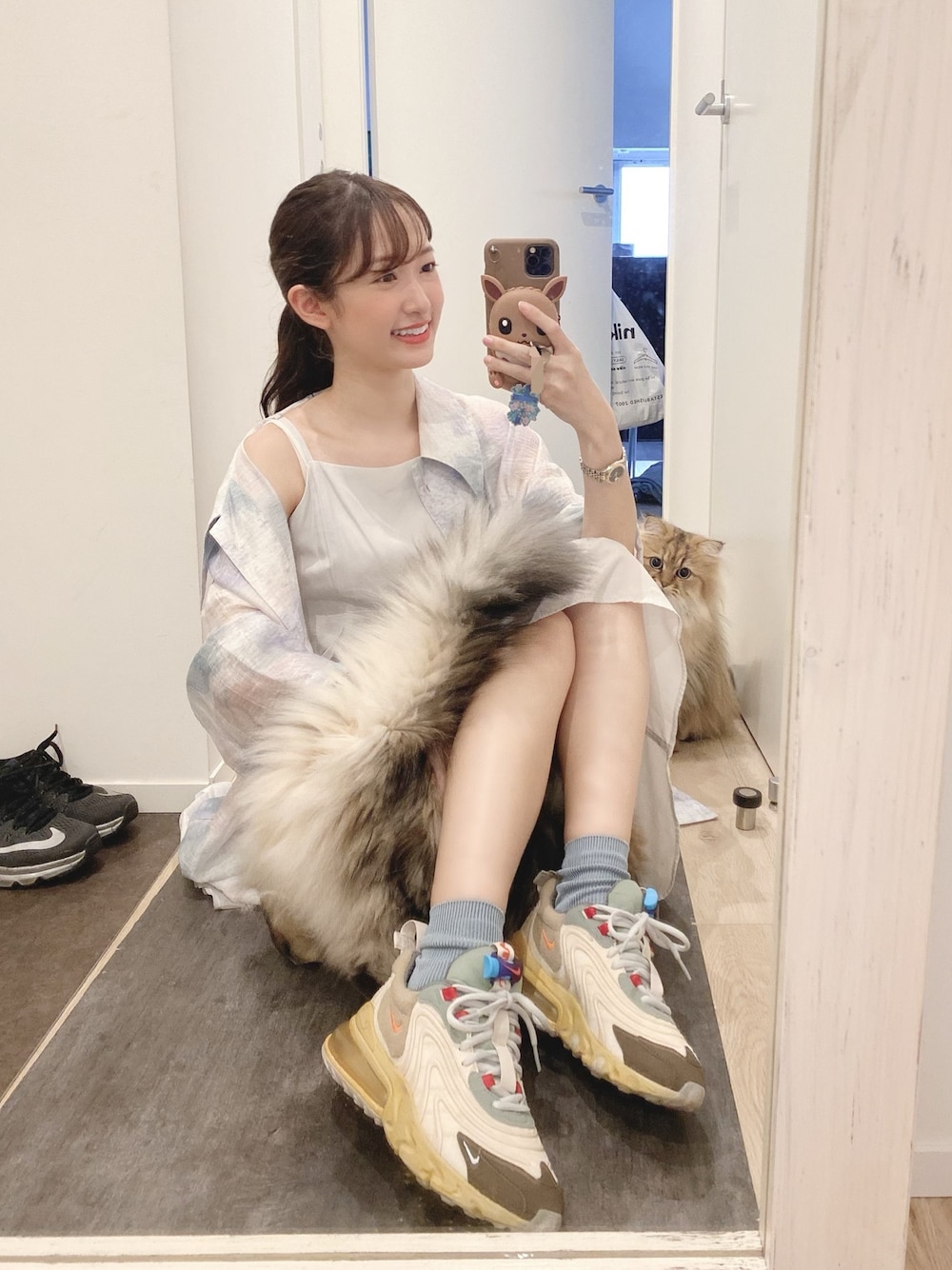 「カジュアル、大人カジュアル、秋コーデ、シンプル、シャツスタイル」｜「NIKEのアイテム（スニーカー、ベージュ系）」を使った、あわつまいさん（レディース・153cm）の秋コーディネートの1枚目の写真