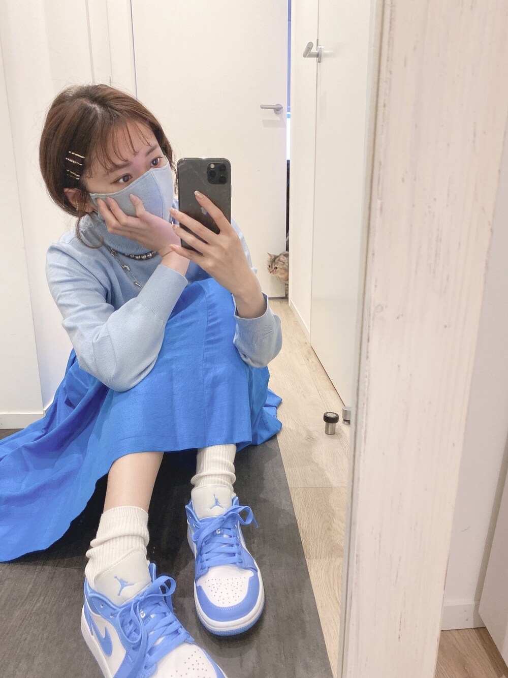 「休日スタイル、低身長」｜「VINTAGEのアイテム（スカート、ブルー系）」を使った、あわつまいさん（レディース・153cm）の冬コーディネートの1枚目の写真