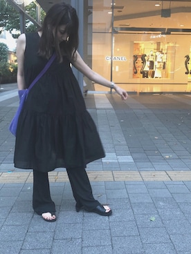 「パープル×黒」｜「アイテム（トートバッグ）」を使った、cariiinさん（レディース・165cm）の夏コーディネート