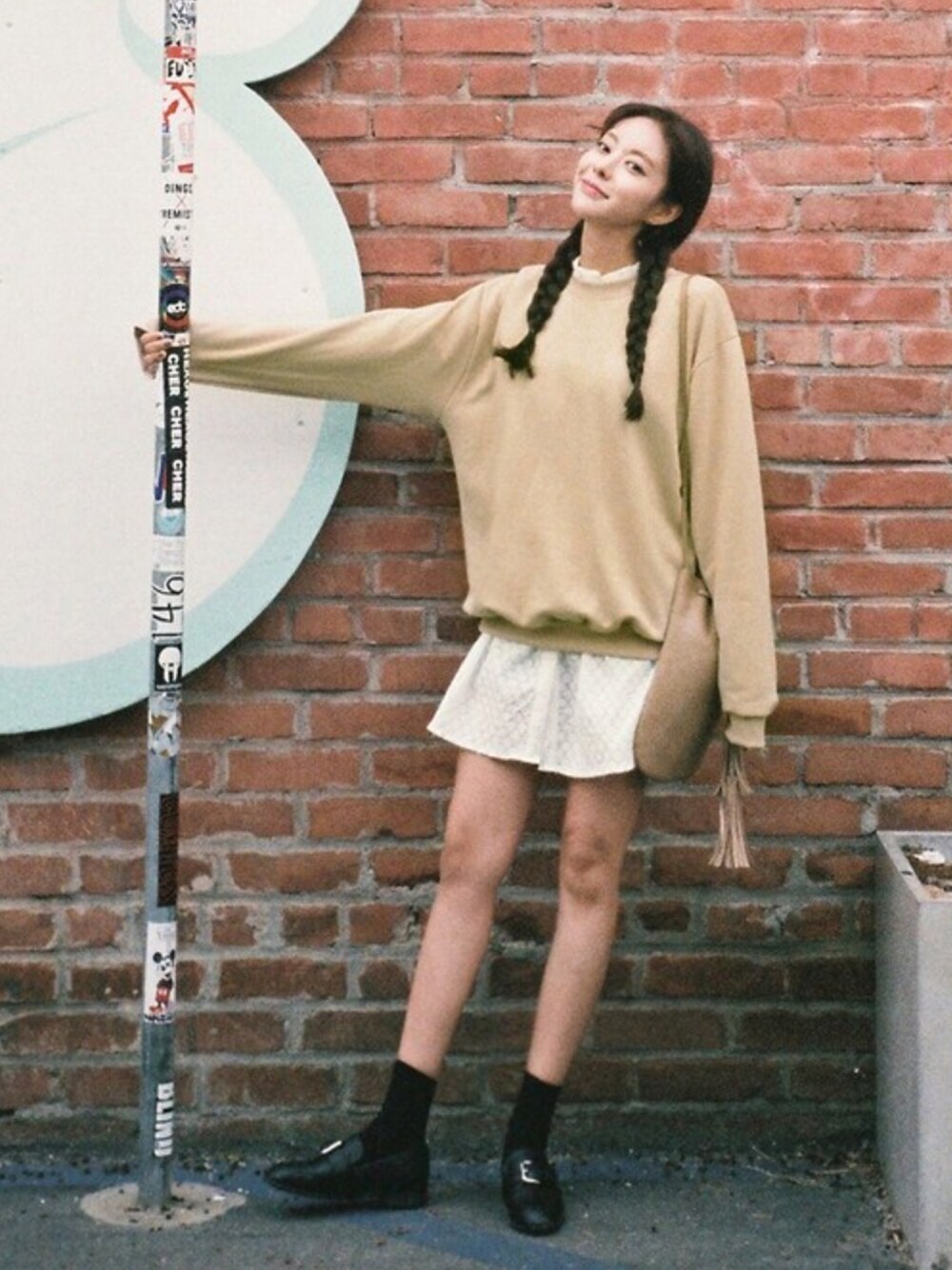 その他のスウェットを着用したレディースの冬コーディネートの1枚目の写真