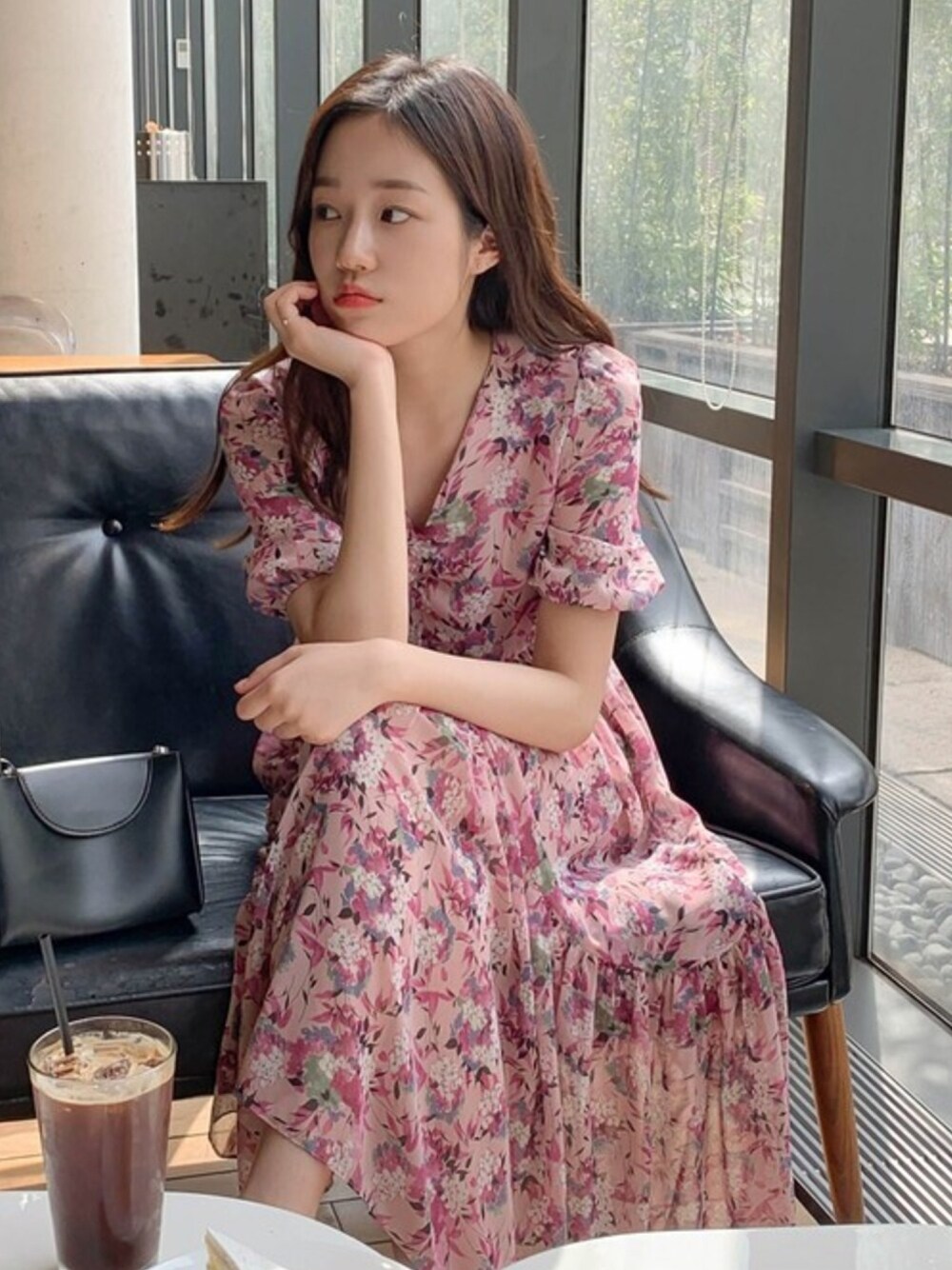 「ワンピース、花柄、パーティースタイル、プチプラ、ドレス、バカンス、韓国ブランド、韓国ファッション、cherrykoko」｜「CHERRYKOKOのピンクフラワーロングワンピース（ワンピース、ピンク系）」を使った、CHERRYKOKO (チェリーココ)さん（レディース・165cm）の春コーディネートの1枚目の写真