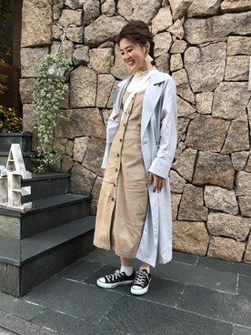 トレンチコート グレー系 を使った ワンピース スニーカー のコーディネート一覧 Wear