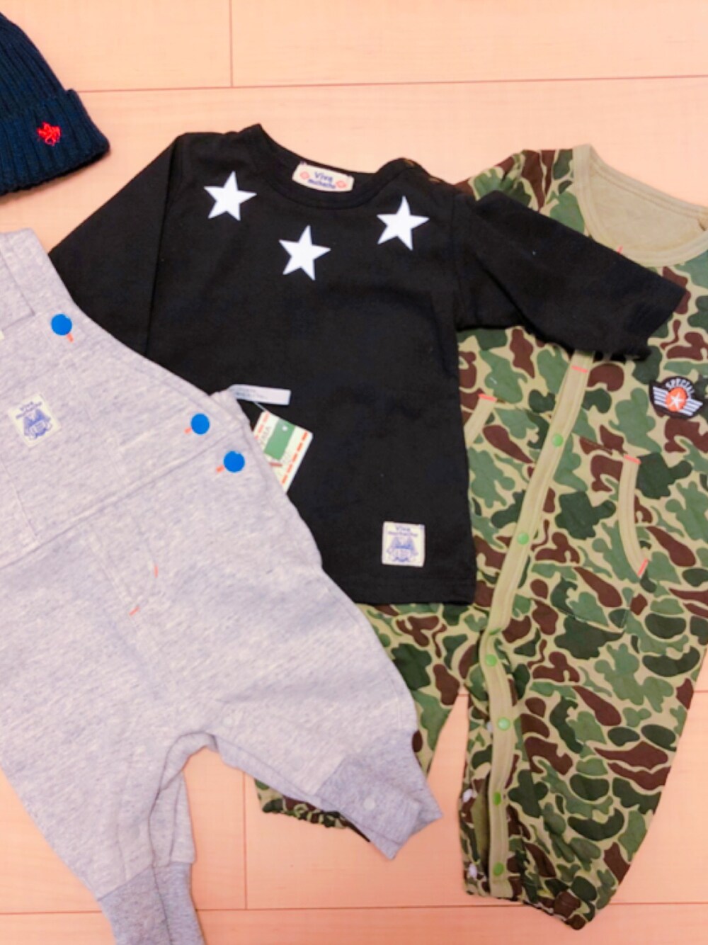 「しまむら、購入品、ベビー服、プチプラ、男の子、3カ月、ベビー」｜「しまむらのアイテム（Tシャツ/カットソー、ブラック系）」を使った、りゅうのすけさん（キッズ・70cm）の秋コーディネートの1枚目の写真