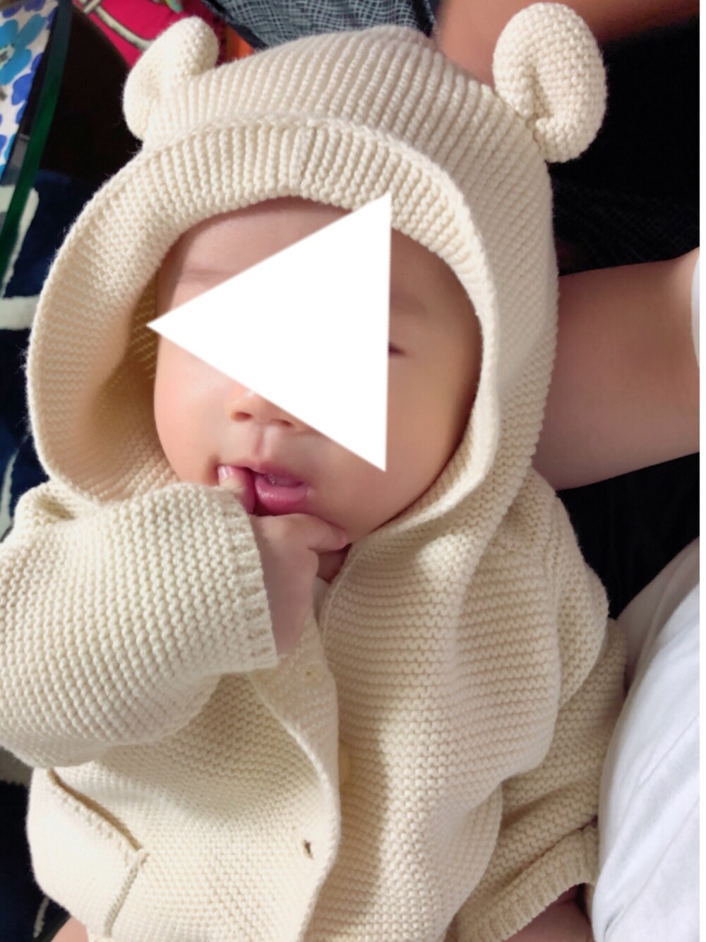 「GAP、babygap、くまさん、羽織もの、くまさんフード」｜「GAPのアイテム（ジャケット/アウター、ホワイト系）」を使った、りゅうのすけさん（キッズ・70cm）の秋コーディネートの1枚目の写真