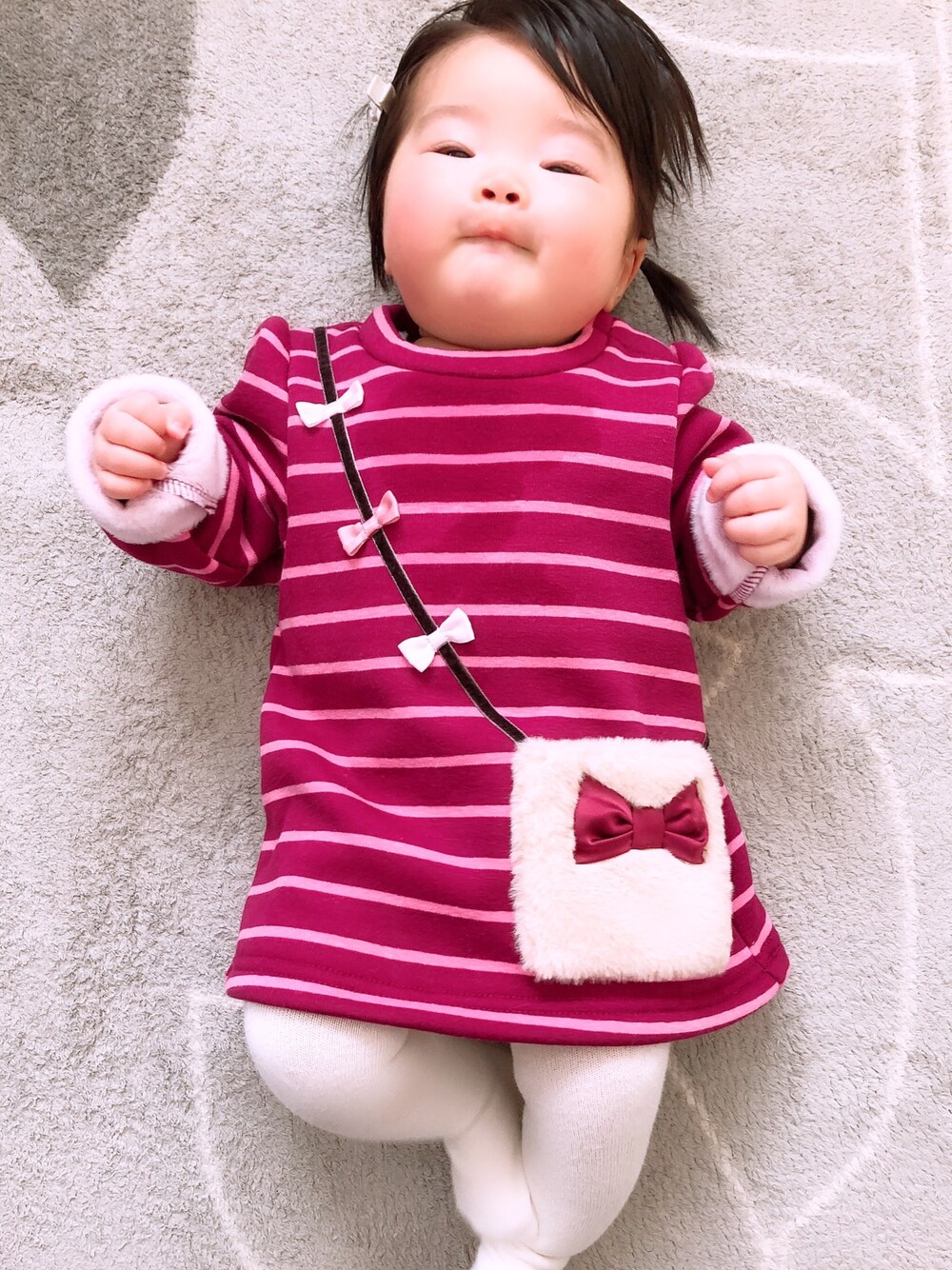 「娘、女の子ベビー、生後5ヶ月」｜「anyFAMのアイテム（Tシャツ/カットソー、ピンク系）」を使った、suiさん（レディース・158cm）の冬コーディネートの1枚目の写真