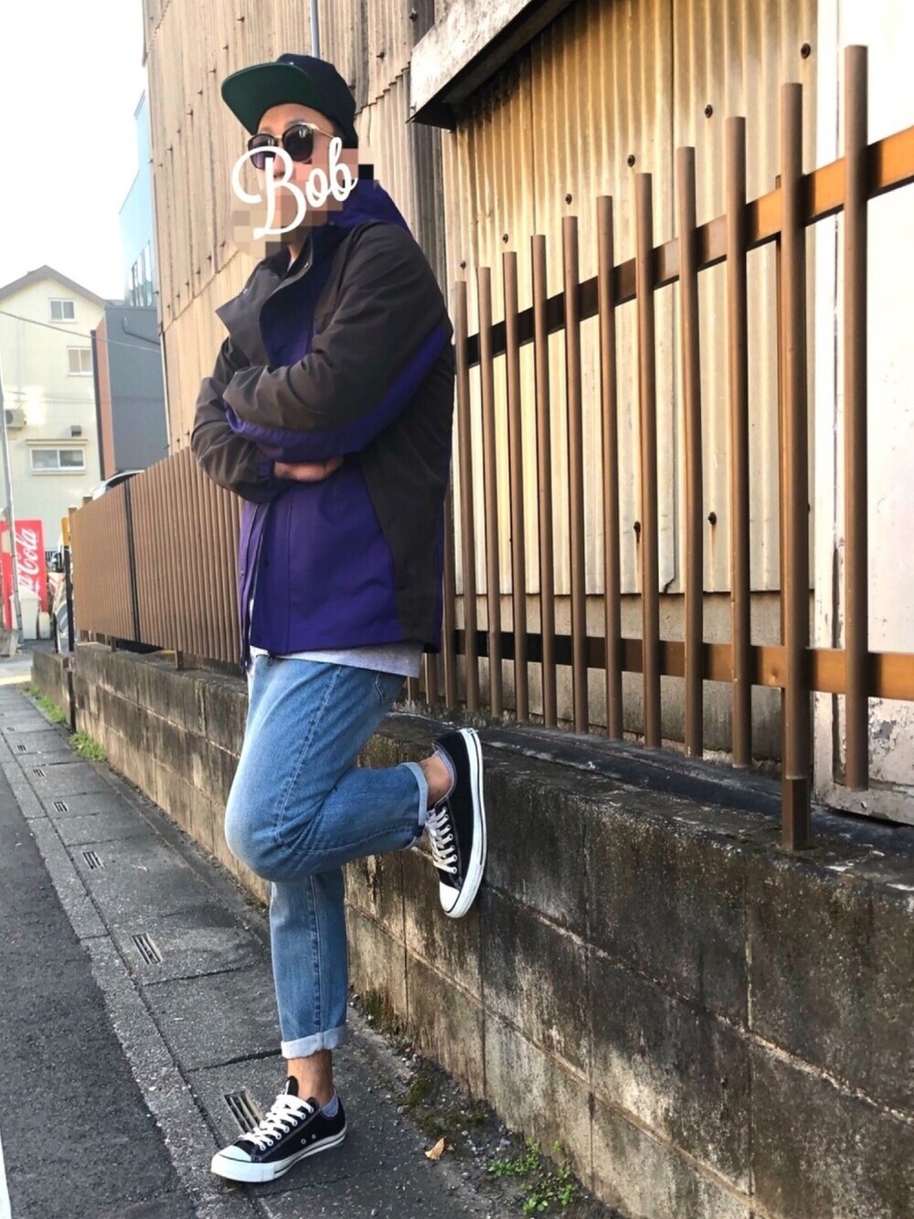 「ZOZO公認ユーザー、秋冬コーデ、streetstyle、レイヤードスタイル、デニムパンツ、ロールアップ、コンバース、BAYFLOW(BAYFLOW)、マウンテンパーカー」｜「ZOZOのスリムテーパードデニム／ライトインディゴブルー［MEN］（デニムパンツ、ブルー系）」を使った、βΘβυυυ➡☆さん（メンズ・176cm）の冬コーディネートの1枚目の写真