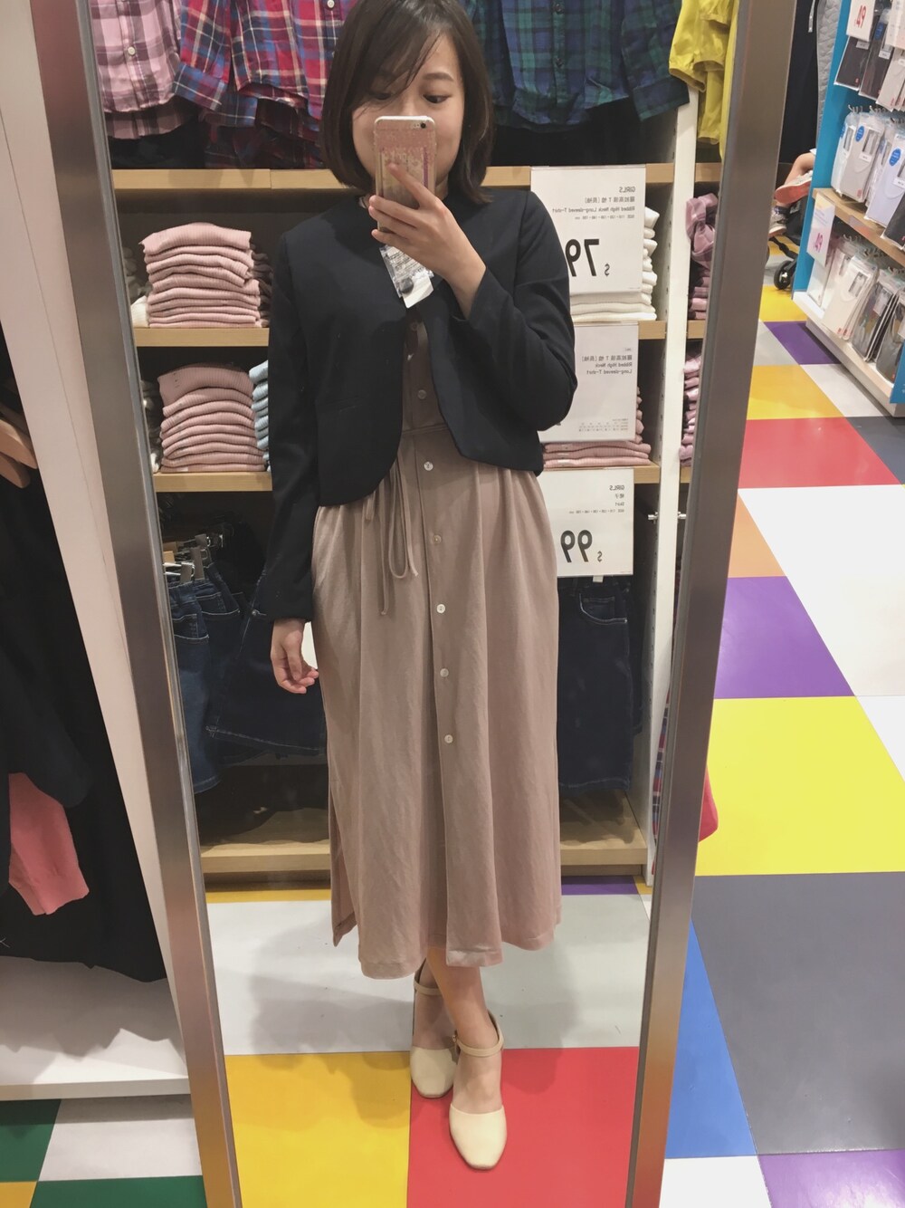 「The Lady Wardrobeのアイテム（ジャンパースカート、ベージュ系）」を使った、Wing Shan Pangさん（レディース・50cm）の秋コーディネートの1枚目の写真