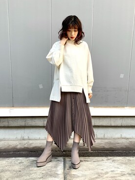 「OSMOSIS（オズモーシス）のアイテム（Tシャツ/カットソー、ホワイト系）」を使った、mizukiさん（レディース・156cm）の秋コーディネート