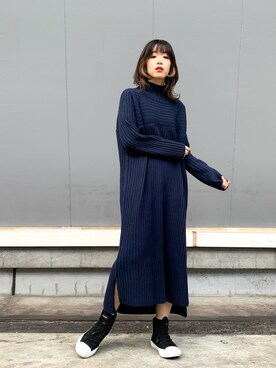「OSMOSIS（オズモーシス）のハイネックリブニットワンピース（ニット/セーター、ブルー系）」を使った、mizukiさん（レディース・156cm）の冬コーディネート