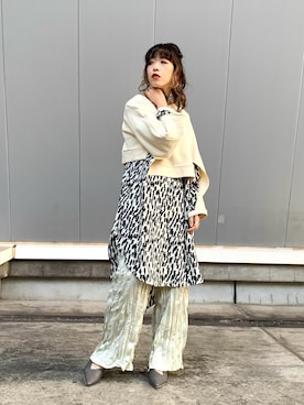 「OSMOSIS（オズモーシス）の2WAY裏毛レイヤードプリントプルオーバー（Tシャツ/カットソー、ホワイト系）」を使った、mizukiさん（レディース・156cm）の冬コーディネート