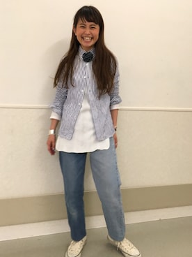 「アイテム（ブローチ/コサージュ）」を使った、ASAMI OKANOさん（レディース・161cm）の冬コーディネート