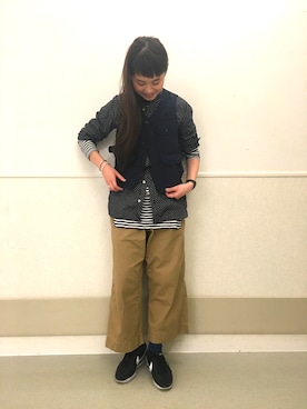 「アイテム（チノパンツ）」を使った、ASAMI OKANOさん（レディース・161cm）の冬コーディネート