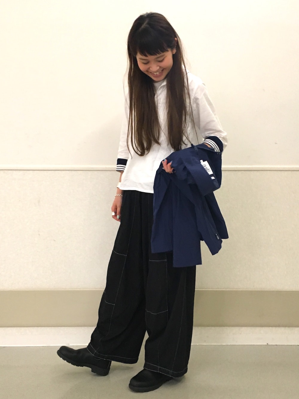 「春コーデ、マリンスタイル、セーラーカラー、ニードルス、ヒザデルパンツ、ビームスボーイ、ビームスウィメン(BEAMS WOMEN)、ビームス吉祥寺」｜「BEAMS BOYのBEAMS BOY / セーラー カラー 7分袖シャツ （シャツ/ブラウス、ホワイト系）」を使った、ASAMI OKANOさん（レディース・161cm）の春コーディネートの1枚目の写真