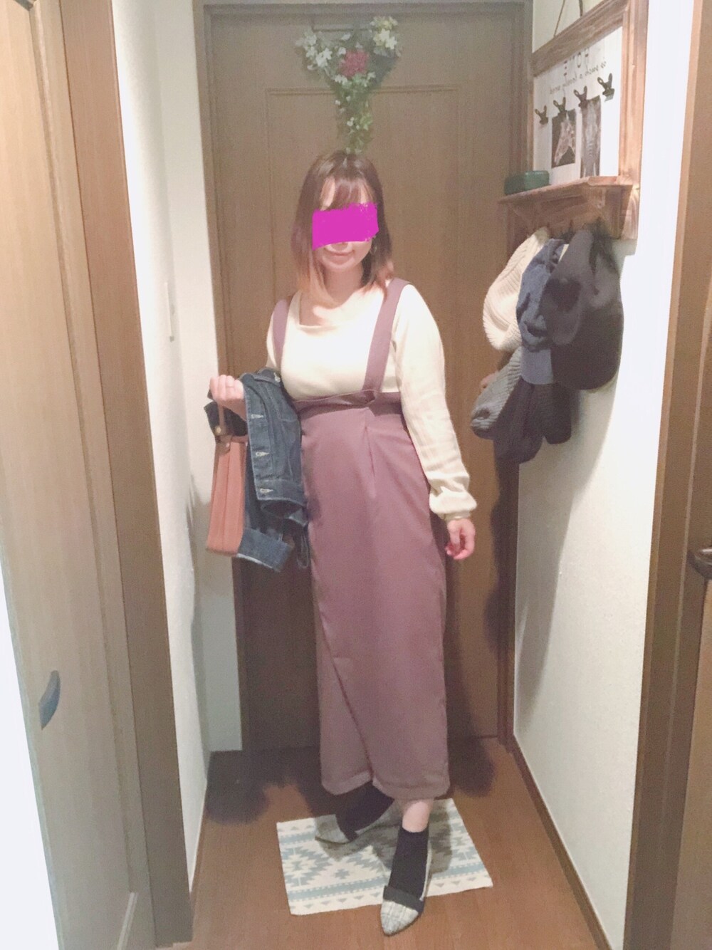 「春コーデ、ジャンスカ、デニムジャケット、ジャンパースカート、低身長、低身長コーデ、プチプラコーデ、プチプラ、オトナ女子、プリーツバッグ」｜「しまむらのアイテム（ジャンパースカート、パープル系）」を使った、x 𝕟𝕚𝕛𝕚𝕞𝕒𝕤𝕦 xさん（レディース・154cm）の春コーディネートの1枚目の写真