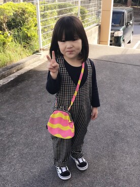 「SEVENDAYS=SUNDAY（セブンデイズサンデイ）のアイテム（オールインワン・サロペット）」を使った、nonoさん（キッズ・90cm）の冬コーディネート