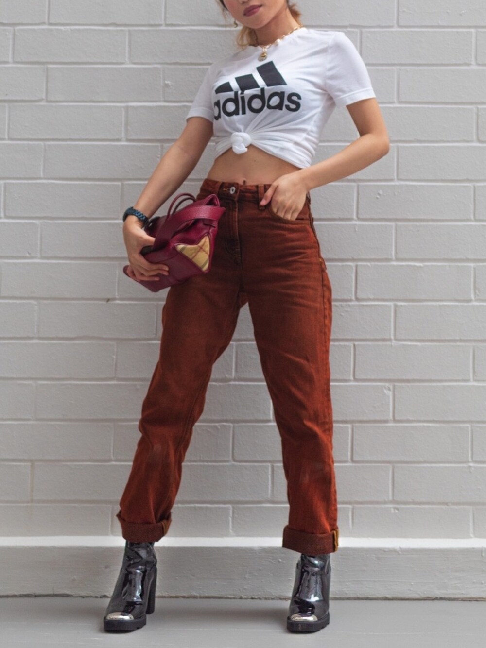 「summer、VINTAGE、sporty、Boyfriend Jeans、athleisure、adidas、burberry、street、streetstyle」｜「adidasのバッジ オブ スポーツ Tシャツ [M MUSTHAVES BADGE OF SPORTS TEE] アディダス（Tシャツ/カットソー、ブラック系）」を使った、stylebyforgetneverさん（レディース・160cm）の夏コーディネートの1枚目の写真