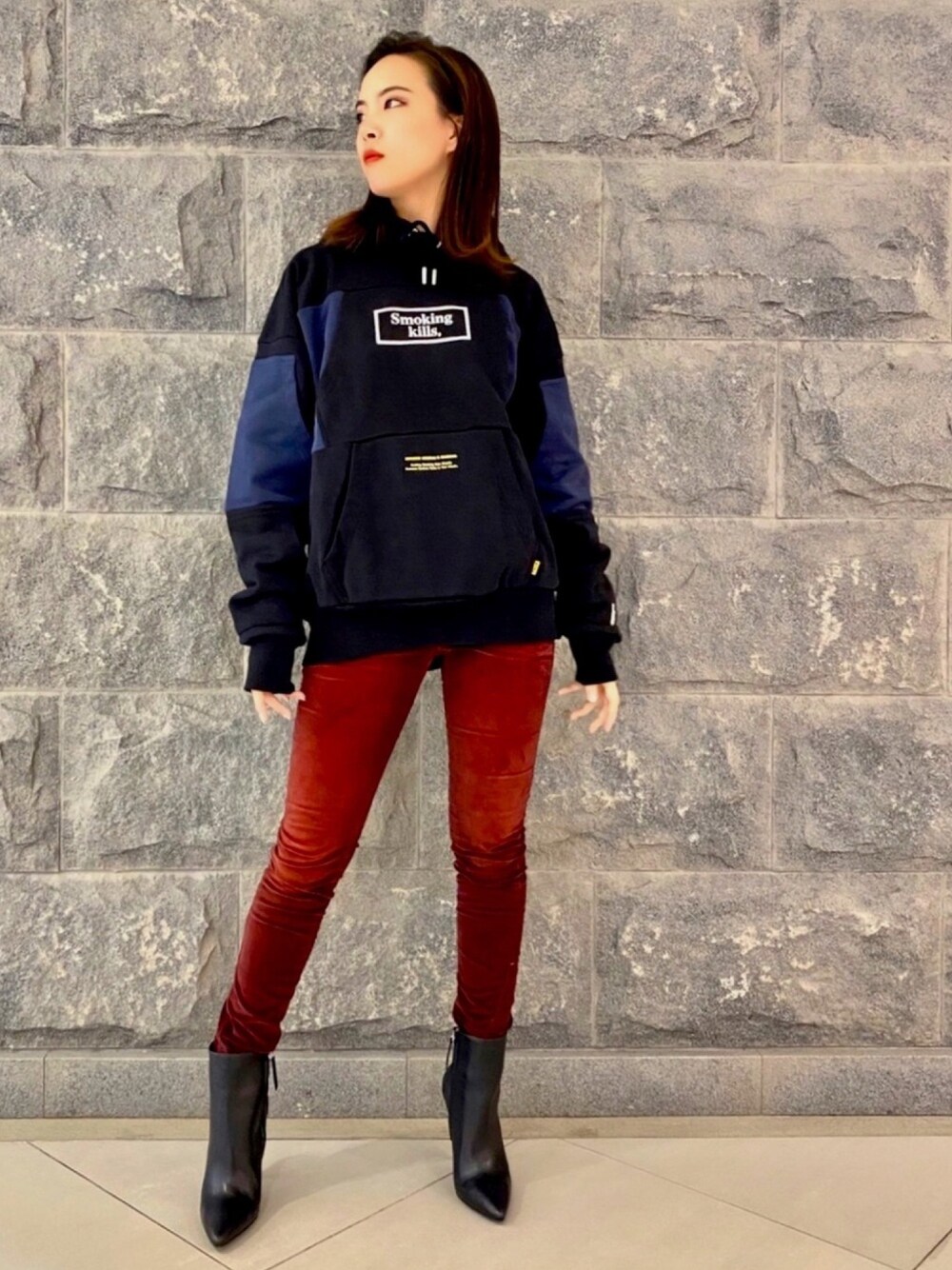 「Diesel、FR2、fxxking rabbits、Diesel×GR8、GR8」｜「DIESELのレディース  デニム ベルベット風スキニー（デニムパンツ、レッド系）」を使った、RISAKOさん（レディース・162cm）の秋コーディネートの1枚目の写真