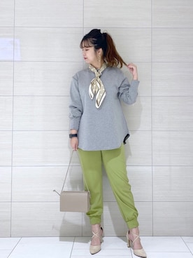 「バックデザイン」｜「アイテム（財布/小物）」を使った、たかみなさん（レディース・166cm）の冬コーディネート