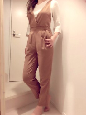「アイテム（サロペット/オーバーオール、ブラウン系）」を使った、桜さん（レディース・167cm）の秋コーディネート