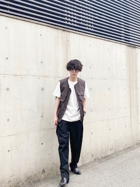 ベスト グレー系 を使った 白tシャツ の人気ファッションコーディネート Wear