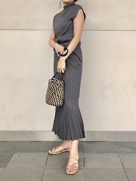 「アイテム（サンダル、ゴールド系）」を使った、ViS onlineさん（レディース・155cm）の春コーディネート