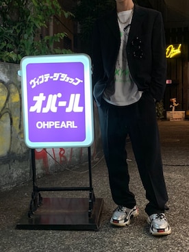「VERSACE（ヴェルサーチ）のアイテム（セットアップ）」を使った、ユウヤさん（メンズ・173cm）の秋コーディネート