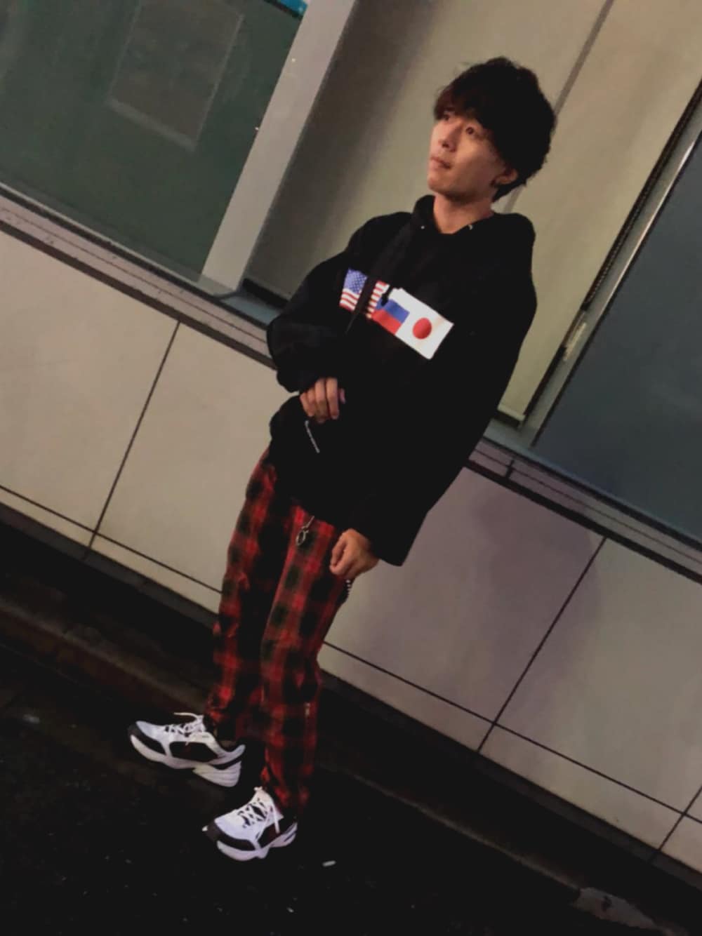 「シンプルコーデ、オーバーサイズ、秋服、supreme、gosha rubchinskiy、undercover、NIKE」｜「Gosha Rubchinskiyのアイテム（パーカー、ブラック系）」を使った、ｵﾘさん（メンズ・165cm）の秋コーディネートの1枚目の写真