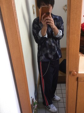 「アイテム（ウォレットチェーン）」を使った、Yukkiさん（メンズ・165cm）の秋コーディネート