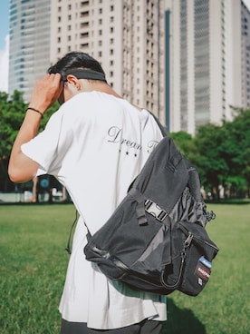 「ADER error（アーダーエラー）のアイテム（バッグ）」を使った、JUSTINさん（メンズ・172cm）の夏コーディネート