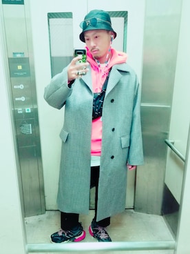 「outfit」｜「アイテム（ステンカラーコート）」を使った、Y-DRAGONさん（メンズ・176cm）の冬コーディネート