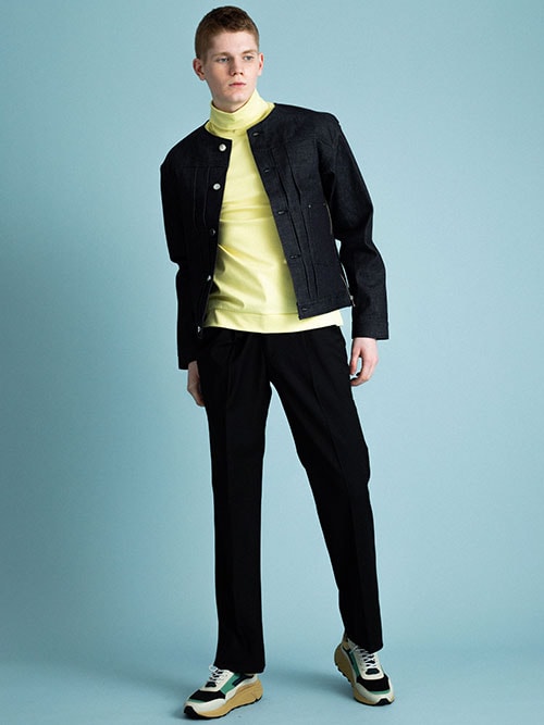 UNITED TOKYO（ユナイテッドトウキョウ）の「サイドジップノーカラー