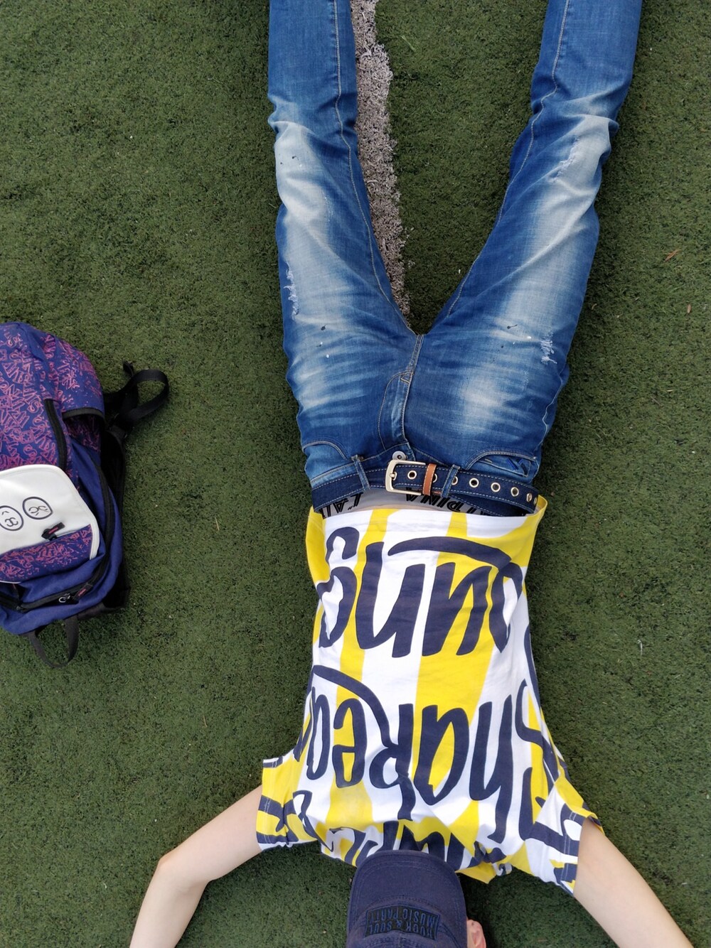 「grass plot」｜「hidden brandのアイテム（Tシャツ/カットソー、イエロー系）」を使った、ParadiseZeroさん（メンズ・181cm）の春コーディネートの1枚目の写真